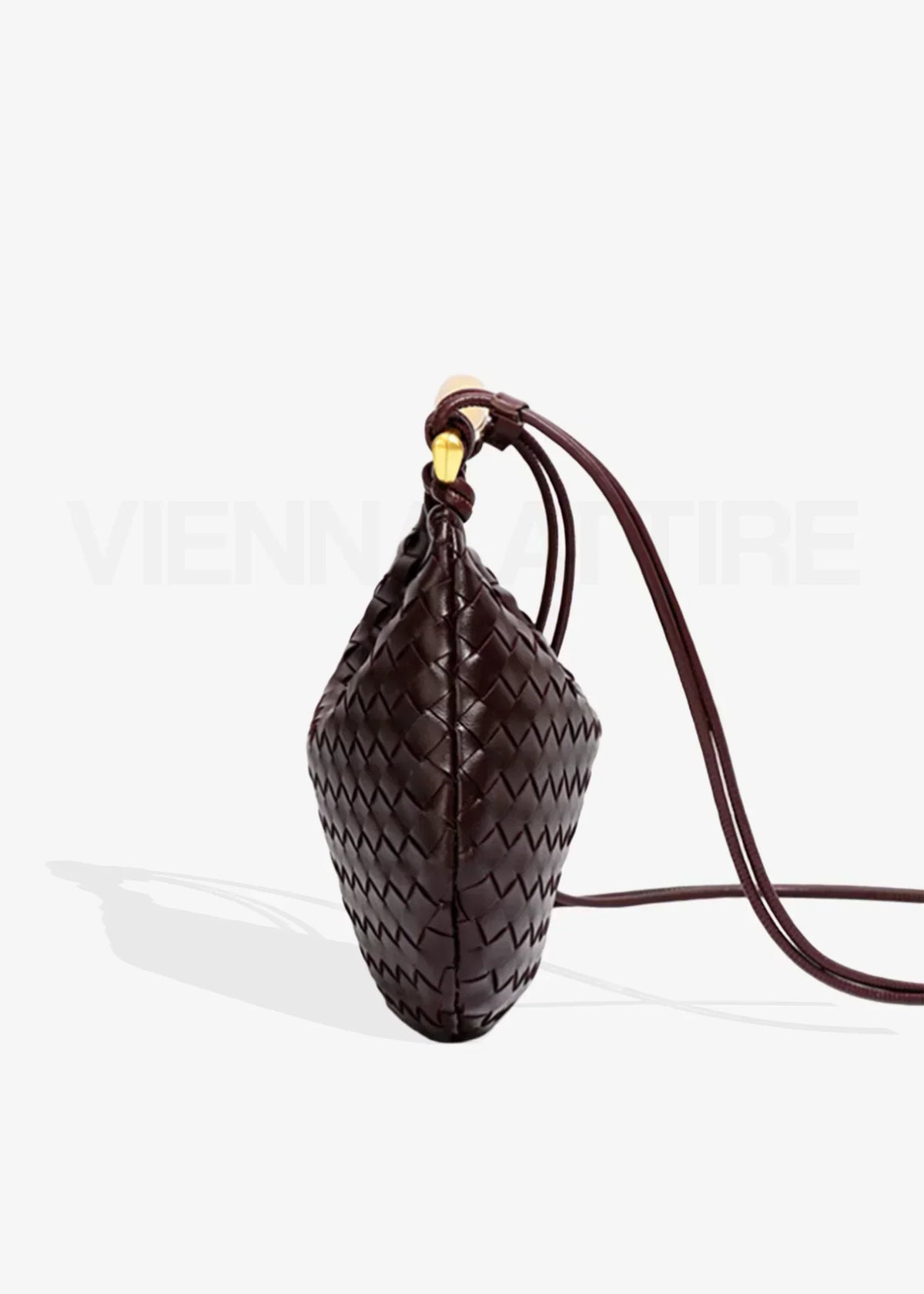 Alejandra | Bolsa Tejida para Mujer con Asa Dorada