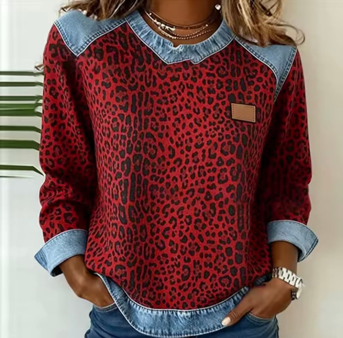 Bernarda | Suéter Animal Print con Cuello de Mezclilla