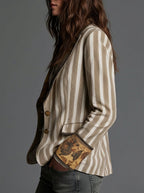 Lia | Blazer a Rayas con Cuello Estampado